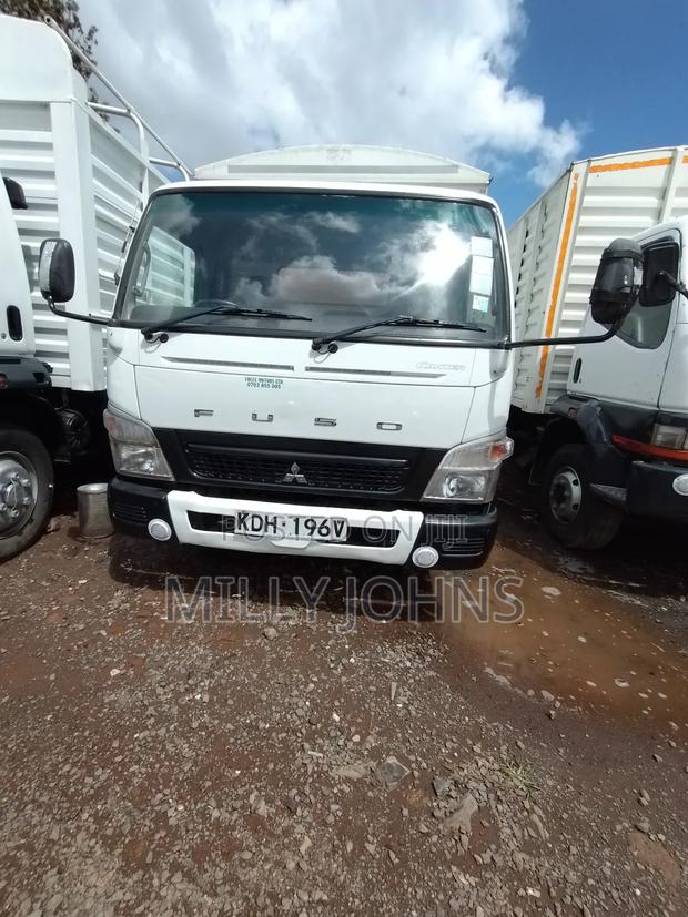 Mitsubishi Canter 2022 - main view