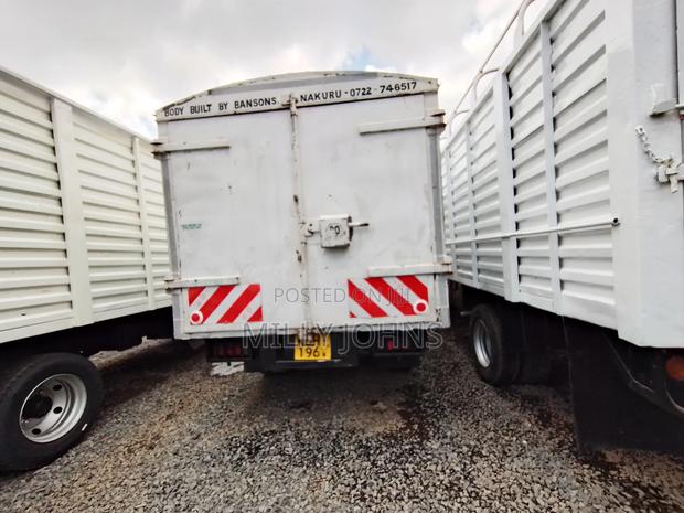 Mitsubishi Canter 2022 - thumbnail 2