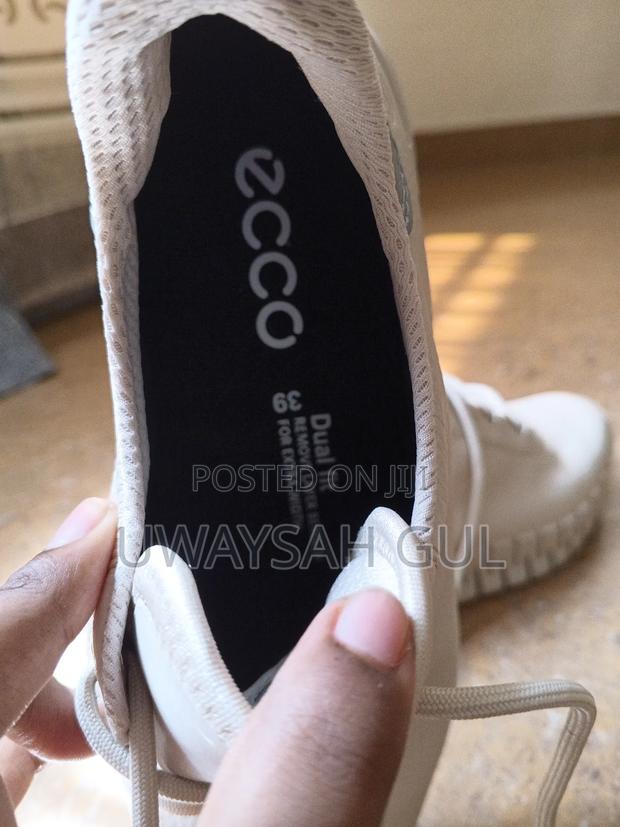 Title: Original Ecco Gore-Tex Sneakers Size 39 - thumbnail 2