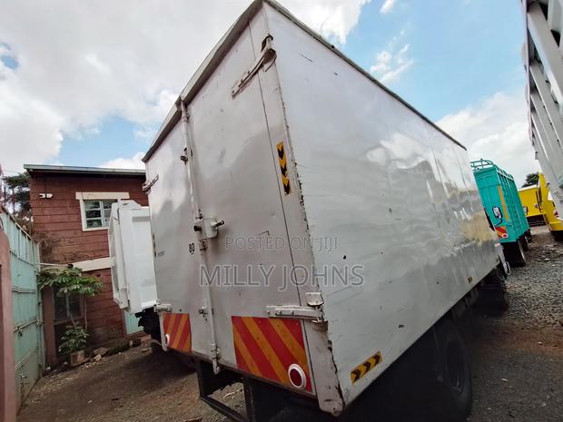 Mitsubishi Fuso KCB 335b - thumbnail 5