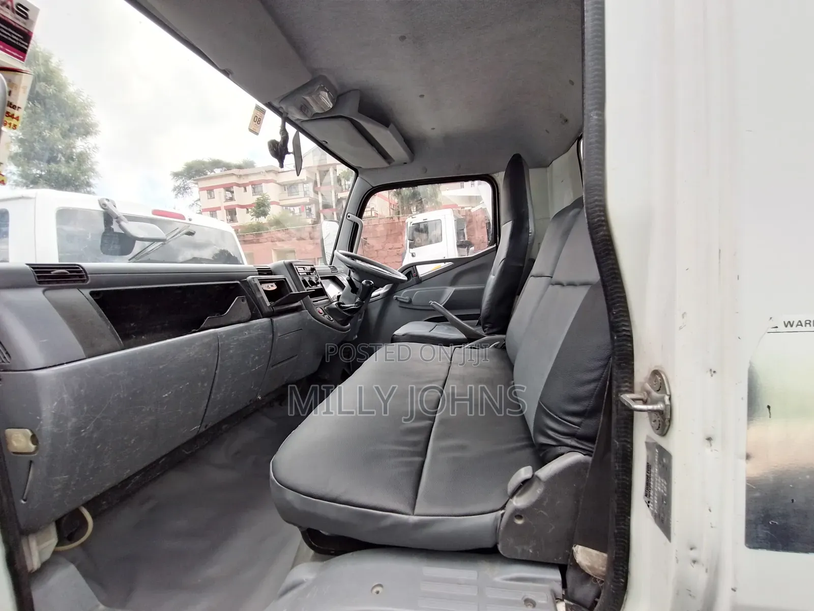 Mitsubishi Hd Canter 2011