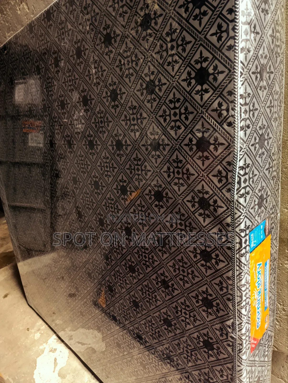 King-sized 6x6x10 Furnished Printed Mattresses. Free Home Delivery.