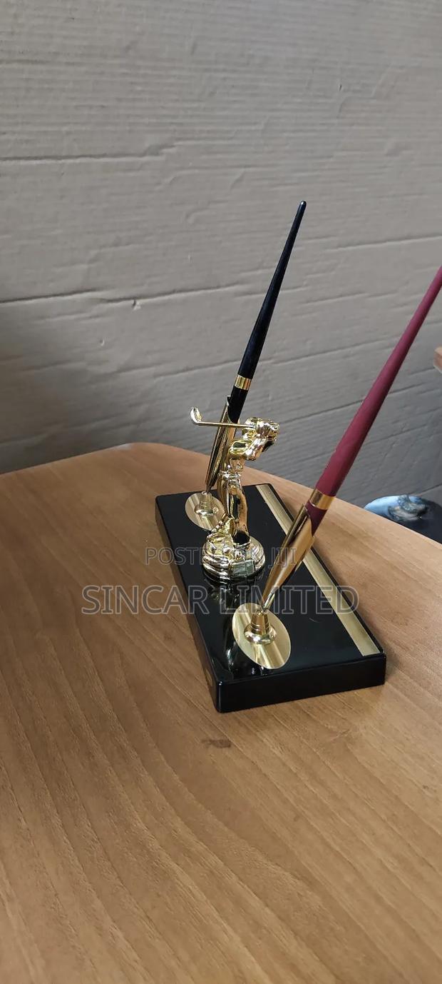 A Deluxe Golfer Desk Set - thumbnail 3