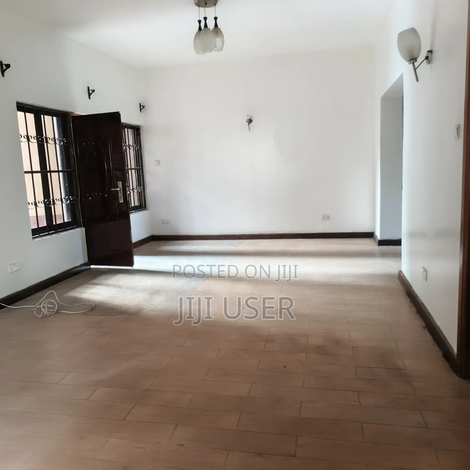 5bdrm Maisonette in Parklands for rent