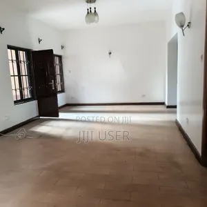 5bdrm Maisonette in Parklands for rent