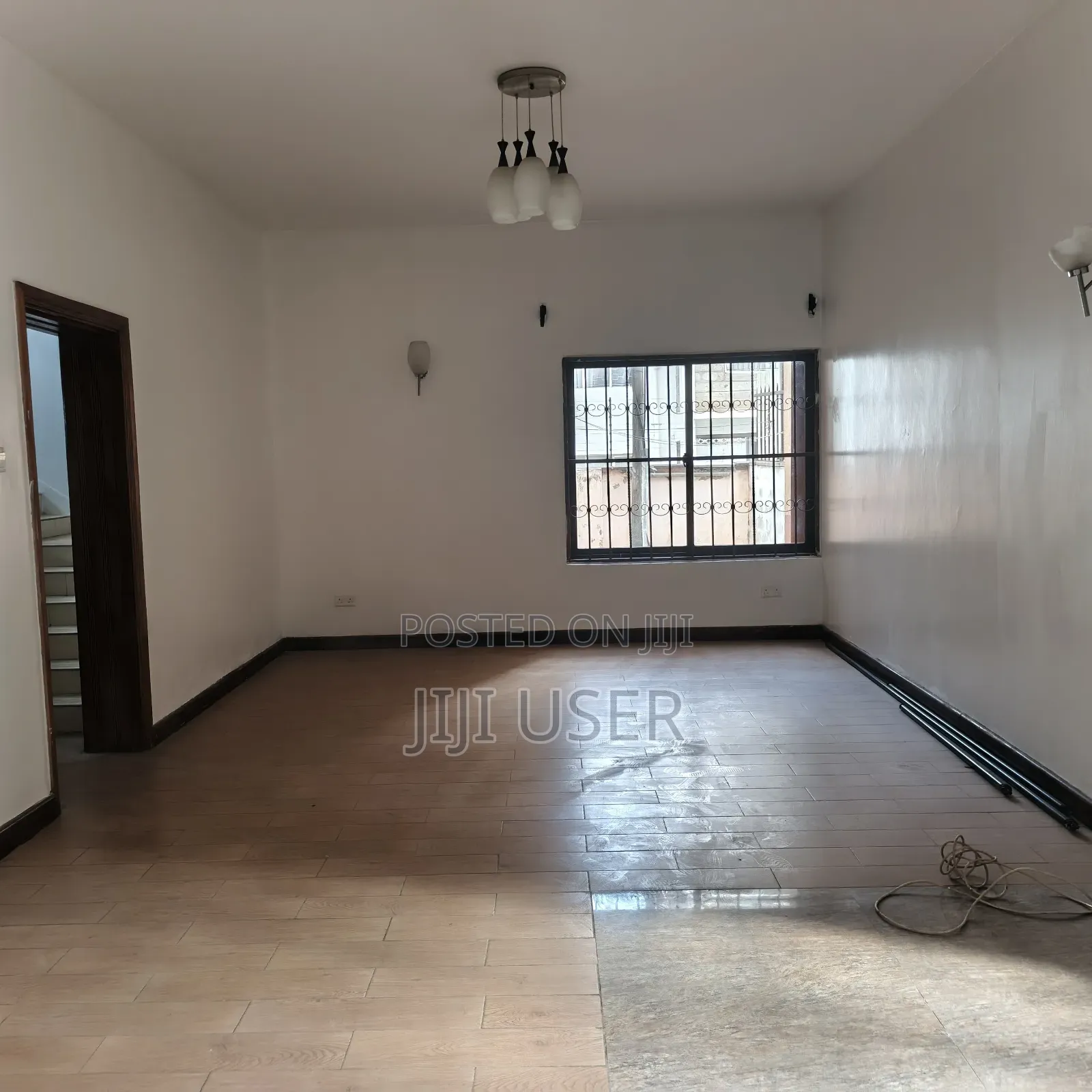 5bdrm Maisonette in Parklands for rent