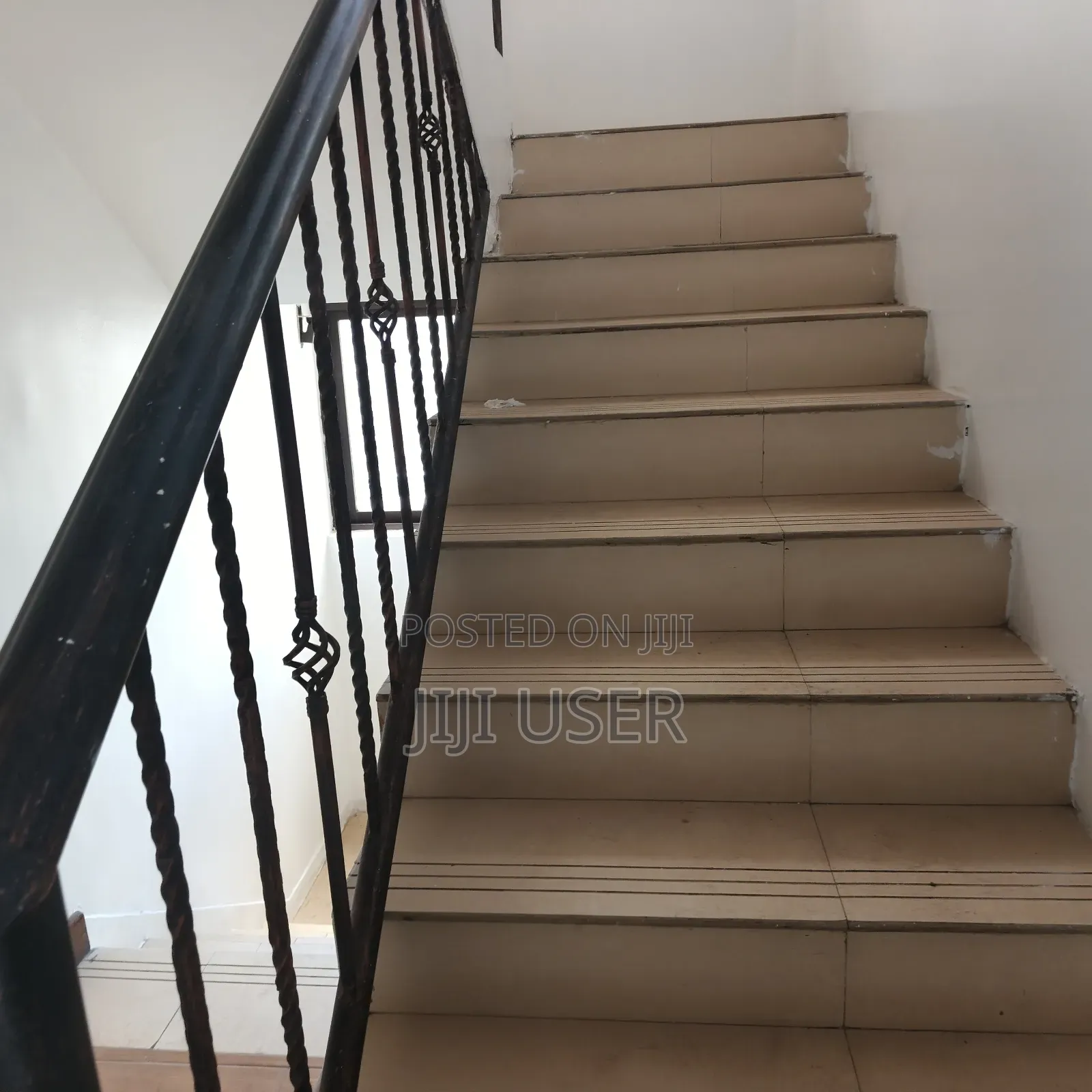 5bdrm Maisonette in Parklands for rent