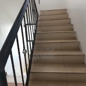 5bdrm Maisonette in Parklands for rent