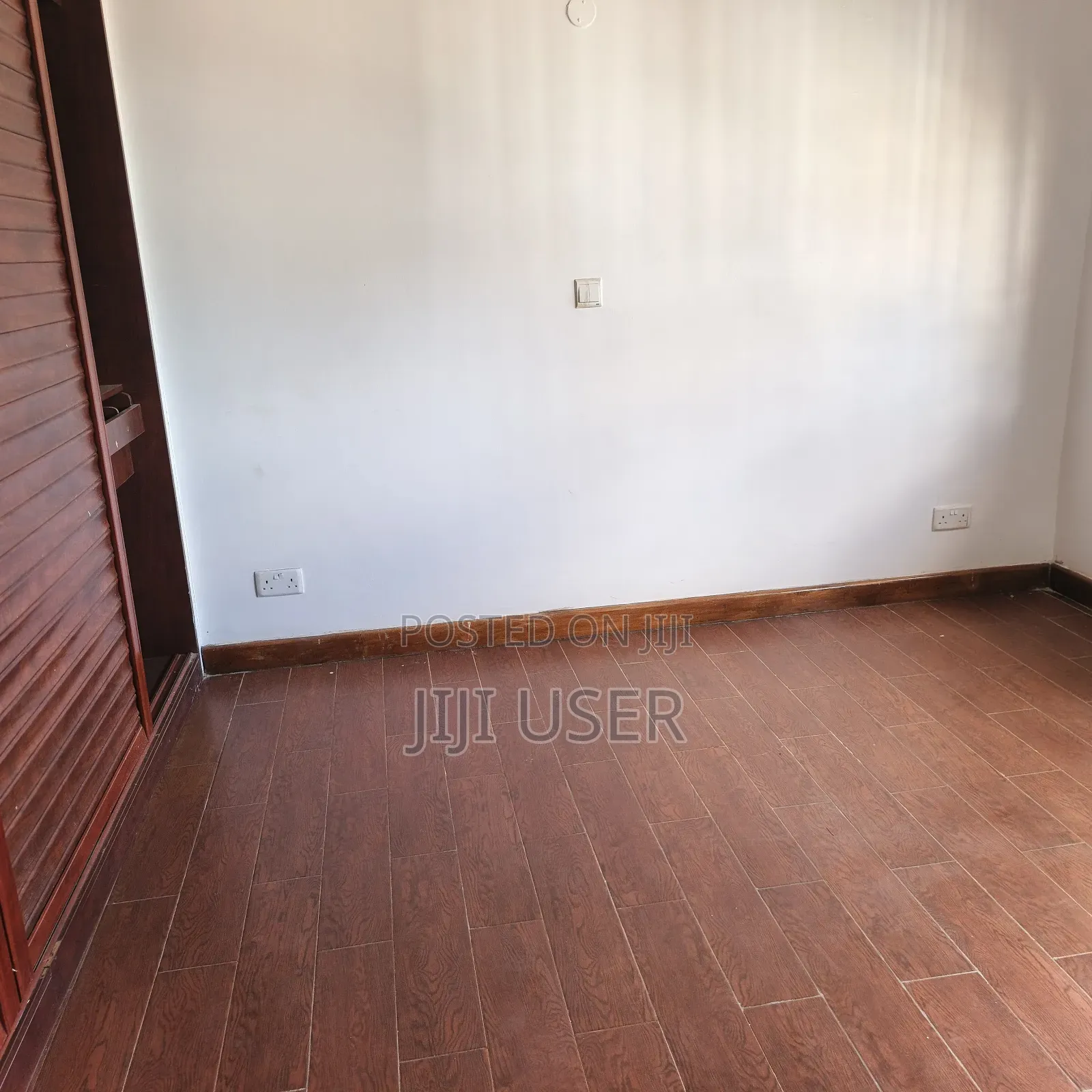 5bdrm Maisonette in Parklands for rent
