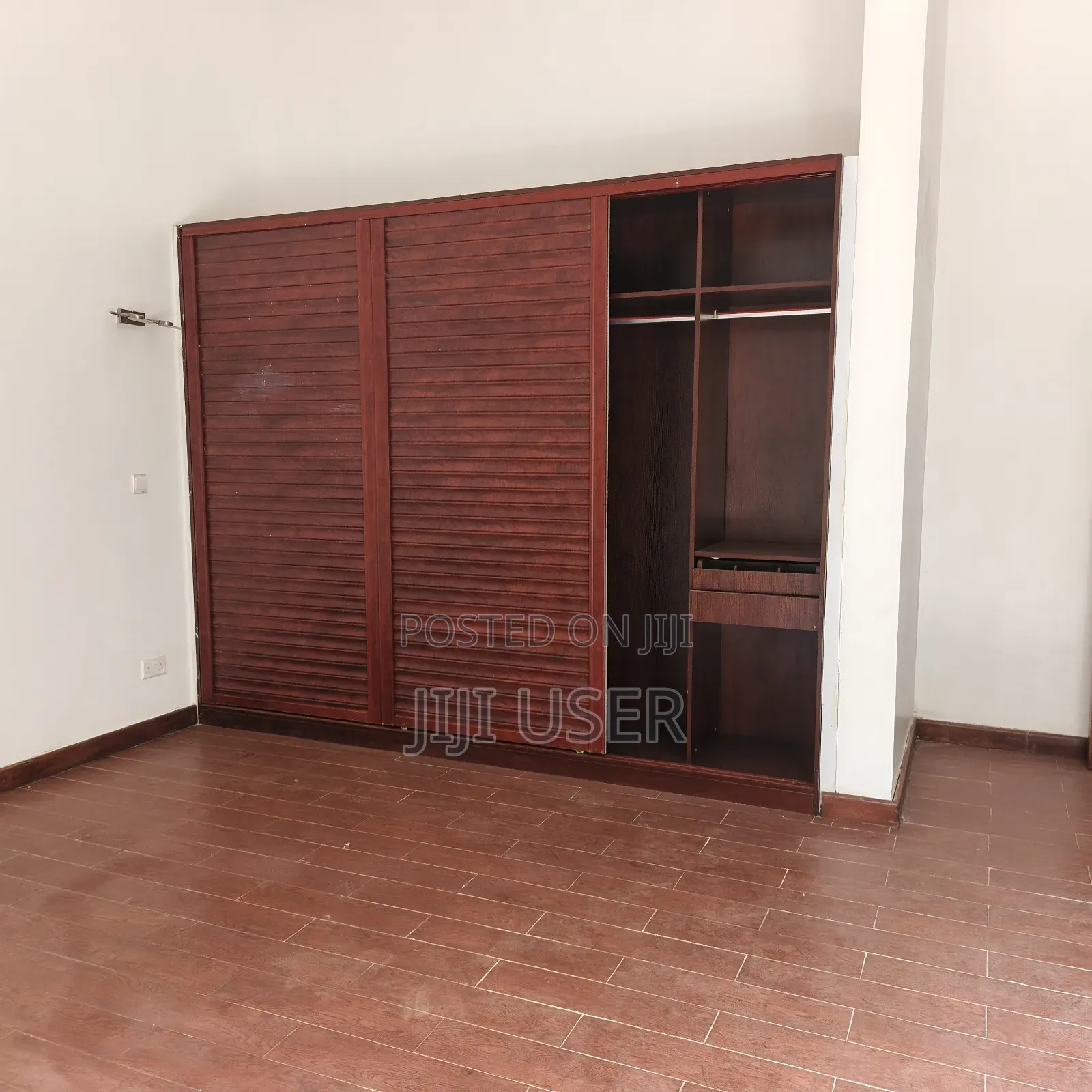 5bdrm Maisonette in Parklands for rent