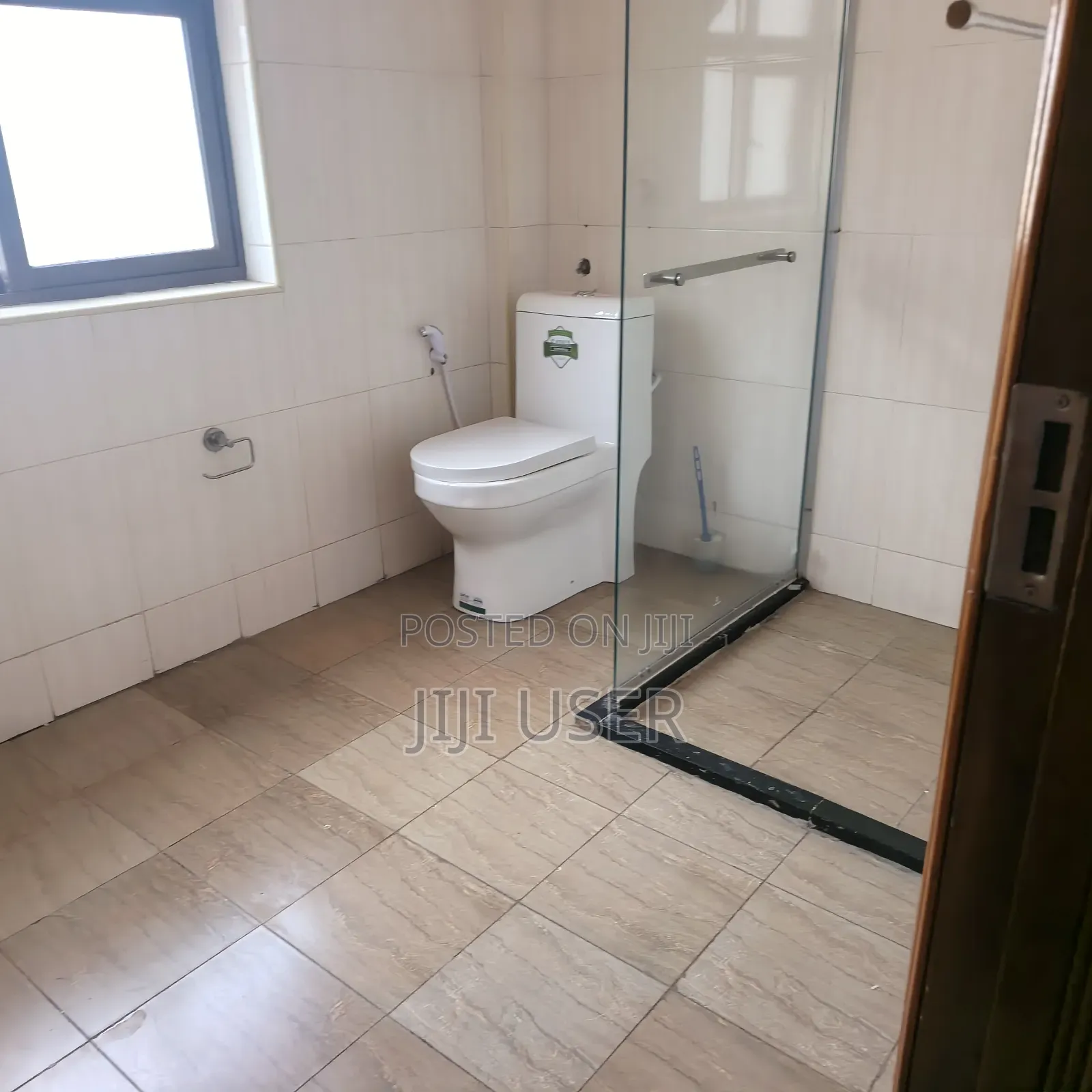 5bdrm Maisonette in Parklands for rent