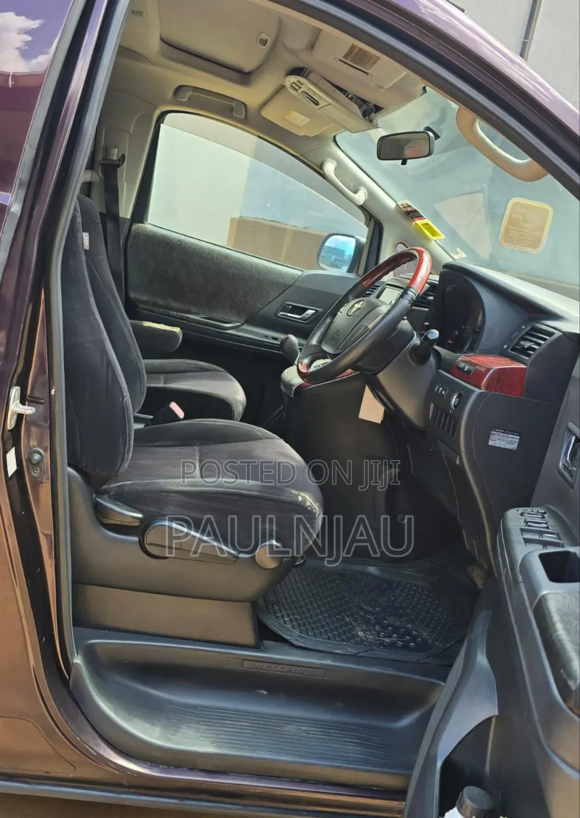 Toyota Vellfire 2012