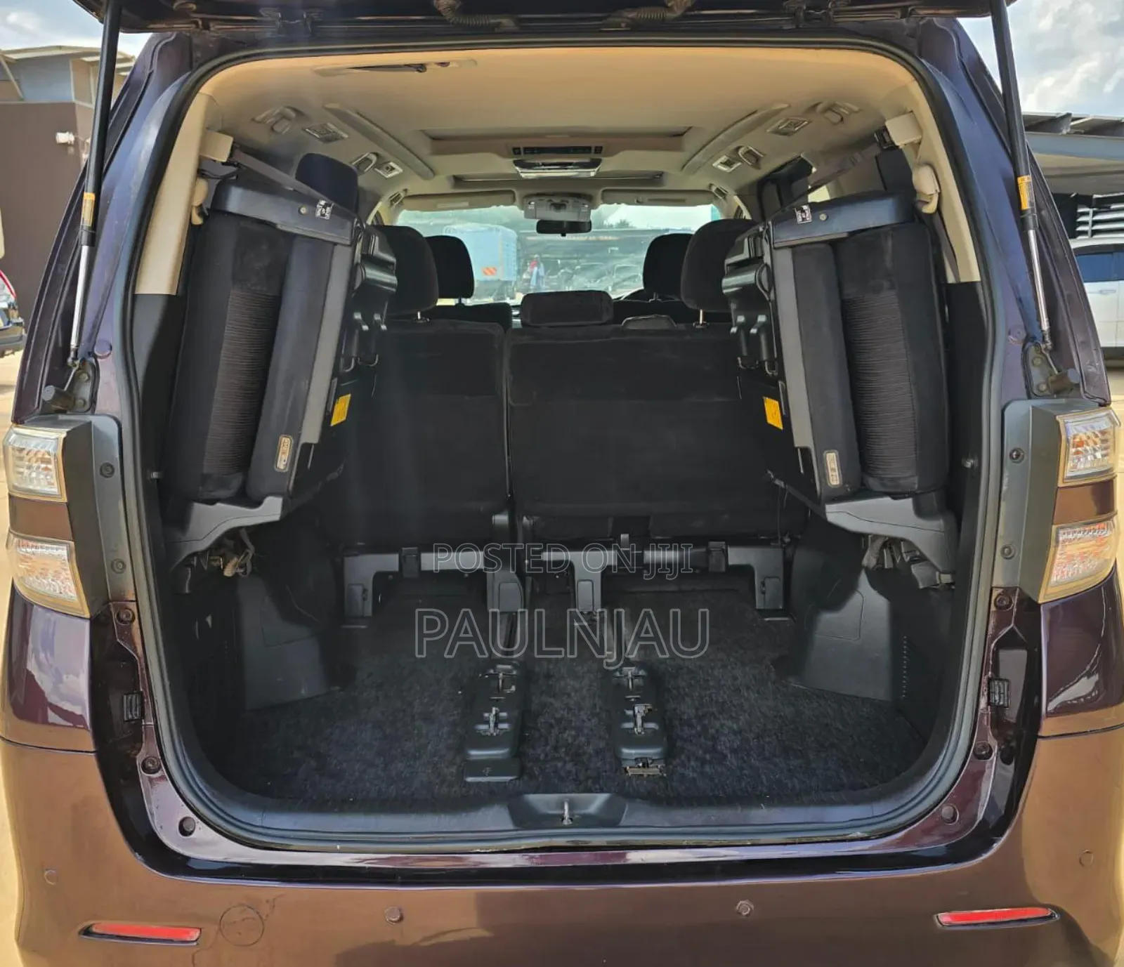 Toyota Vellfire 2012