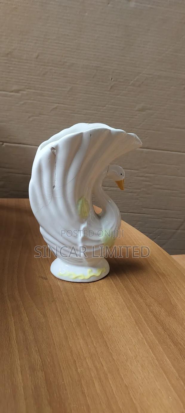 A Vintage Art Deco-Style Porcelain Swan Vase