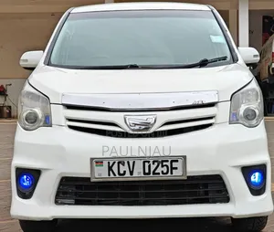 Toyota Noah 2012 White