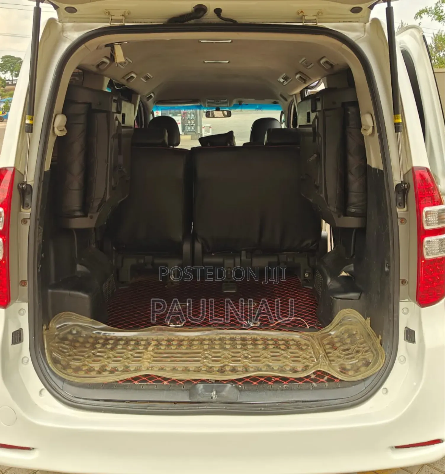 Toyota Noah 2012 White
