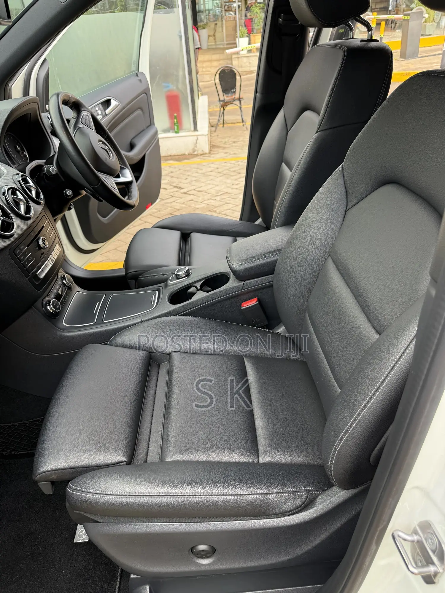 Mercedes-Benz B-Class B180 Petrol 2018 White