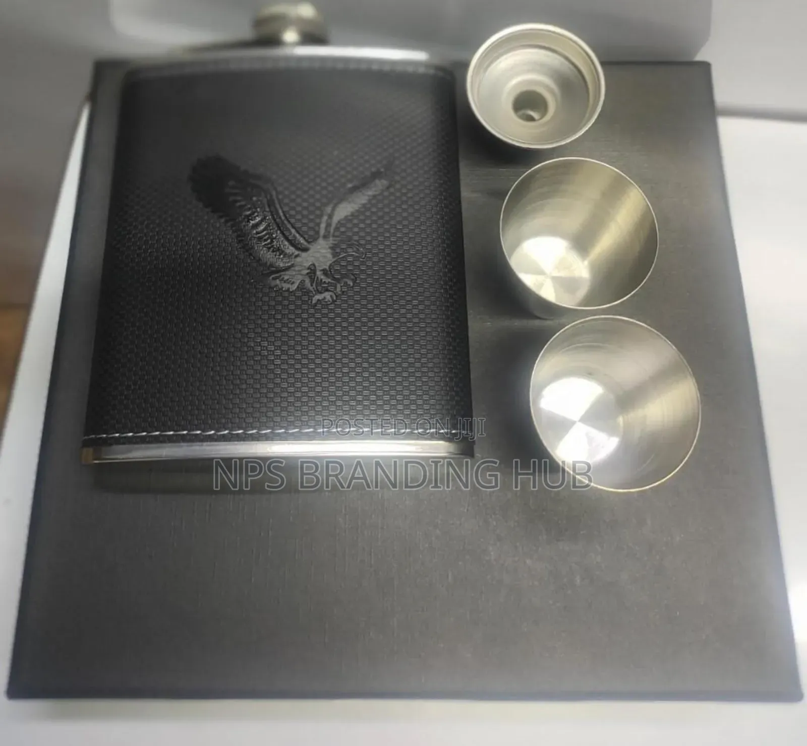 Hip Whiskey Bottle Plus Two Tots Cups Capacity 200 Mls Chu
