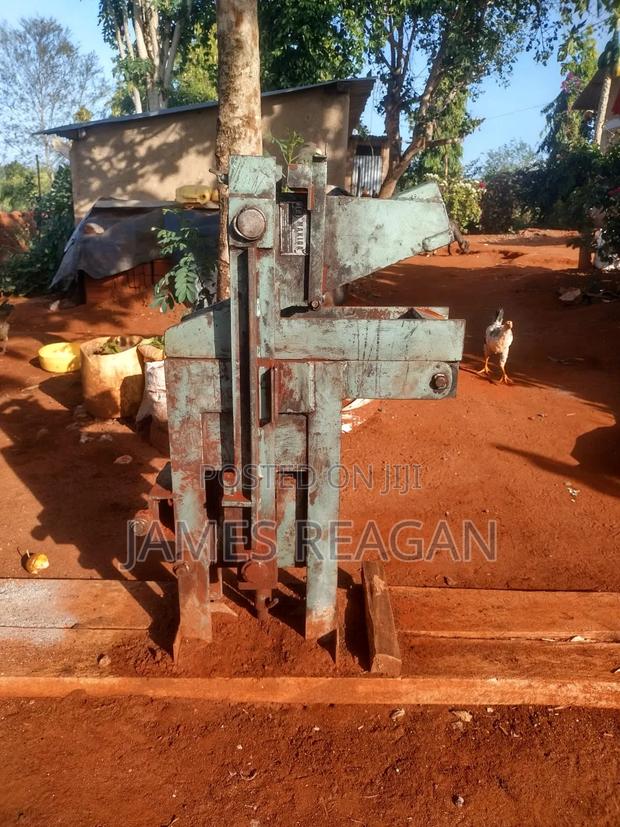 Makiga Interlock Machine - main view