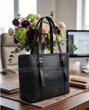Ladies Handbags - thumbnail 2