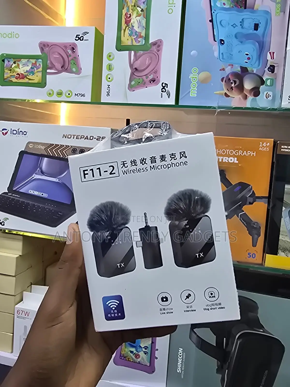 F11-2 Wireless Dual Microphone System For Smartphones & Cameras