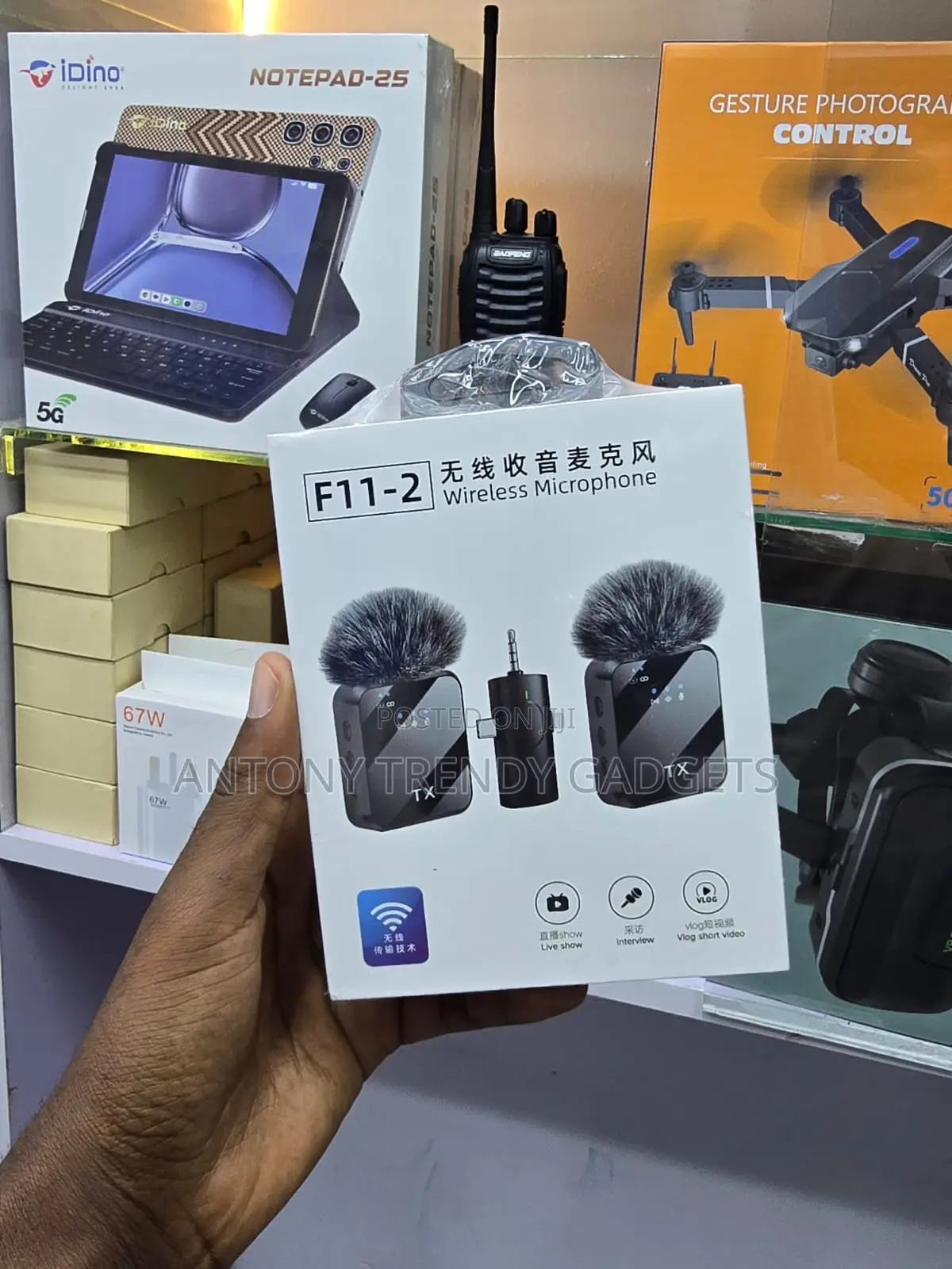 F11-2 Wireless Dual Microphone System For Smartphones & Cameras