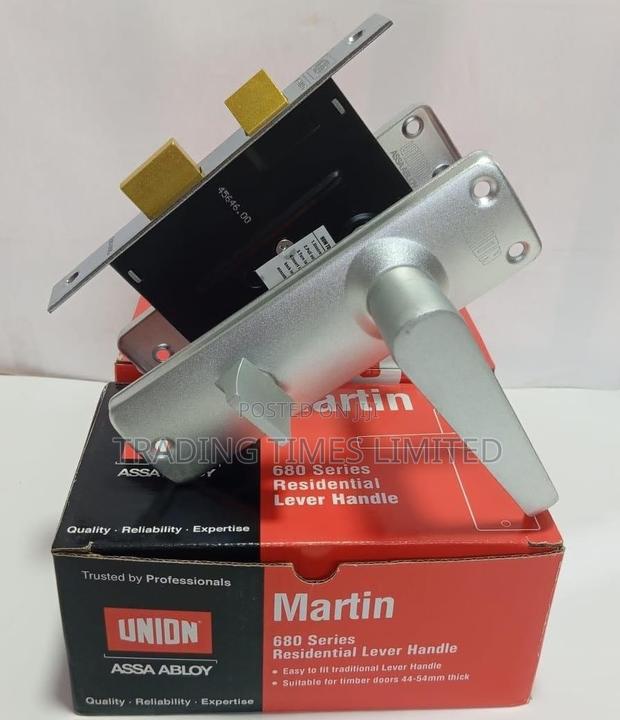 Martin Bathroom 2 Lever Lock