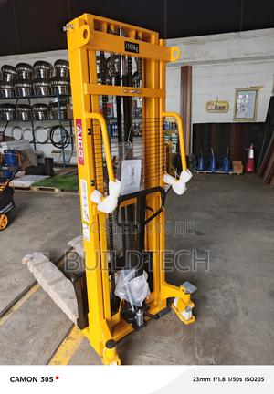 1.5 Ton Heavy Duty Hand Stacker - thumbnail 2