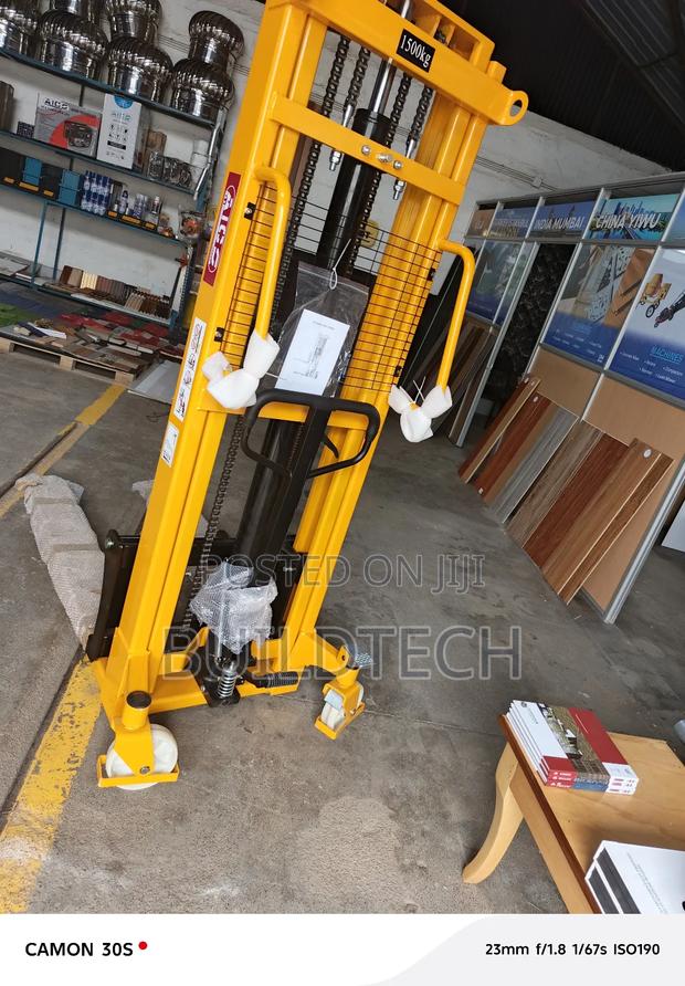 1.5 Ton Warehouse Hydraulic Stacker - main view