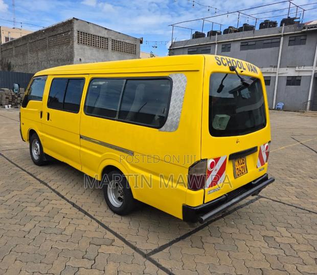Mazda Bongo 2010 Yellow - thumbnail 6