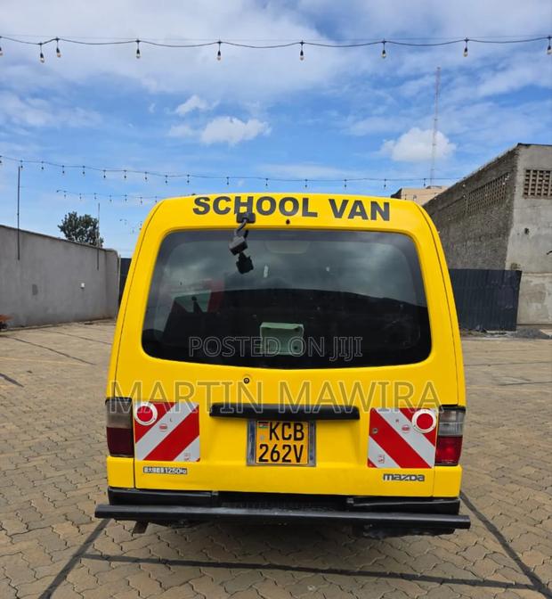 Mazda Bongo 2010 Yellow - thumbnail 5