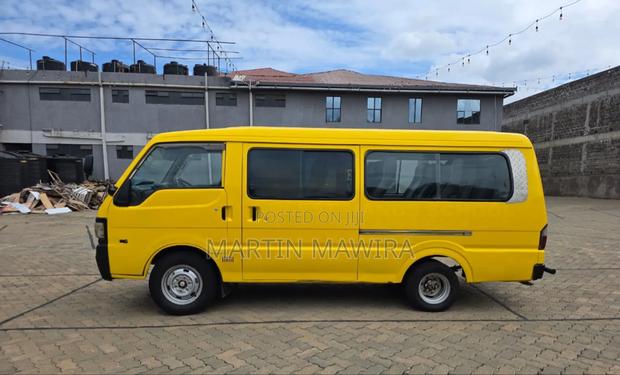 Mazda Bongo 2010 Yellow - thumbnail 3