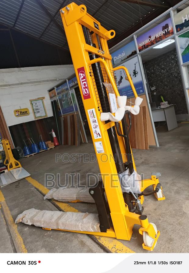 1.5 Ton Material Handling Stacker - main view