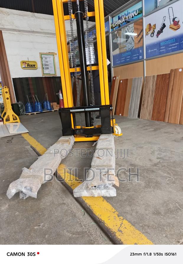 1.5 Ton Material Handling Stacker - thumbnail 2