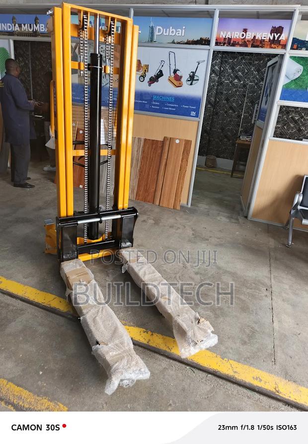 1.5 Ton Strong Steel Hydraulic Stacker - thumbnail 3