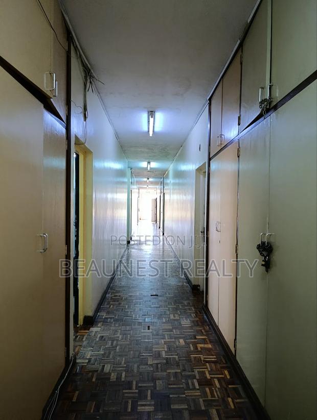 5 Bedroom Office - thumbnail 4