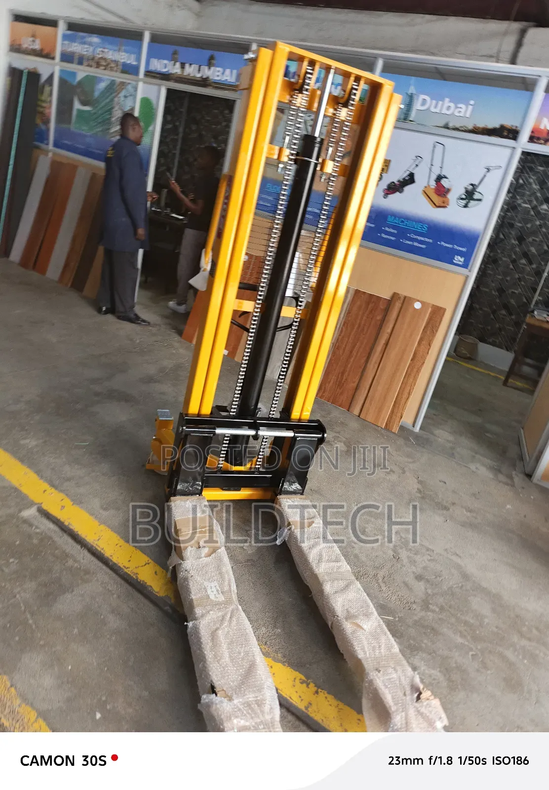 1.5 Ton High Quality Manual Stacker
