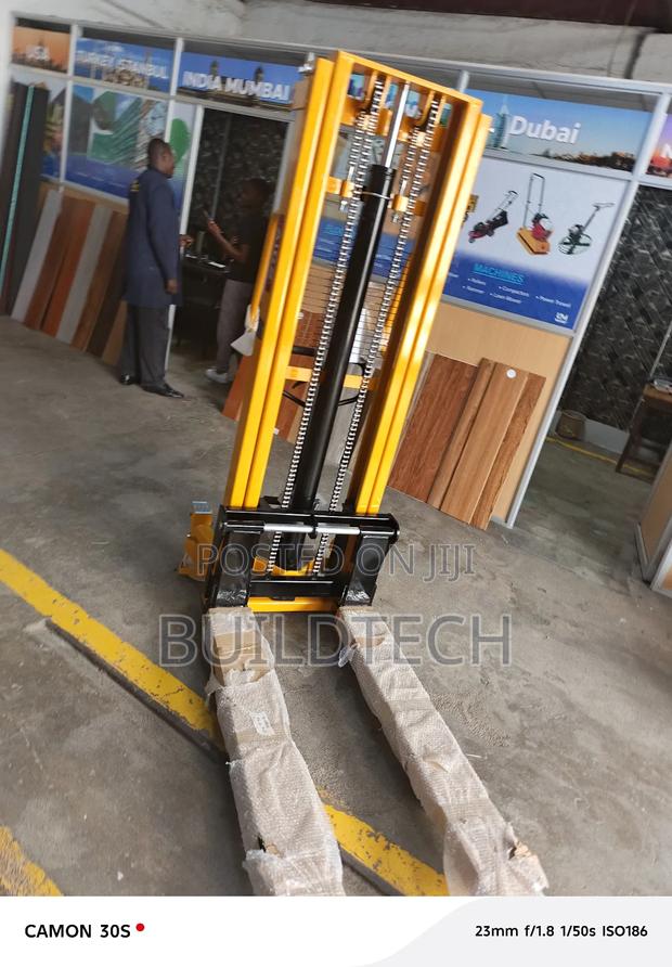 1.5 Ton High Quality Manual Stacker - thumbnail 2