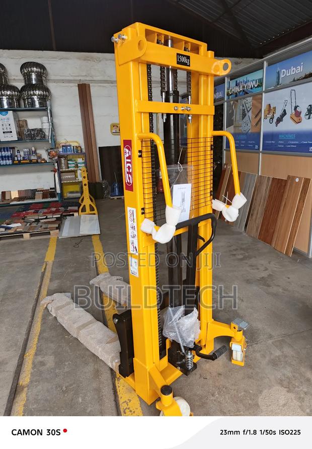 1.5 Ton Industrial Hydraulic Lifting Machine