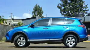 Toyota RAV4 SE AWD (2.5L 4cyl 6A) 2016 Blue