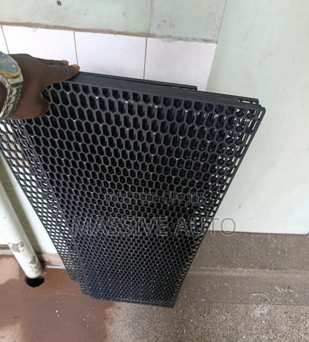 Universal Plastic Grill Mesh/Front Car Grill Mesh