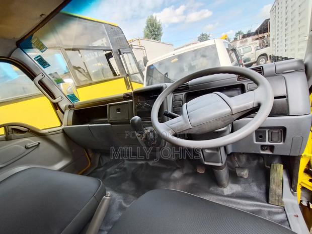 Mitsubishi Canter KBS 287v 2011 Yellow - thumbnail 9