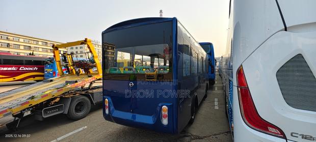 New Bus 2025 Blue - thumbnail 3