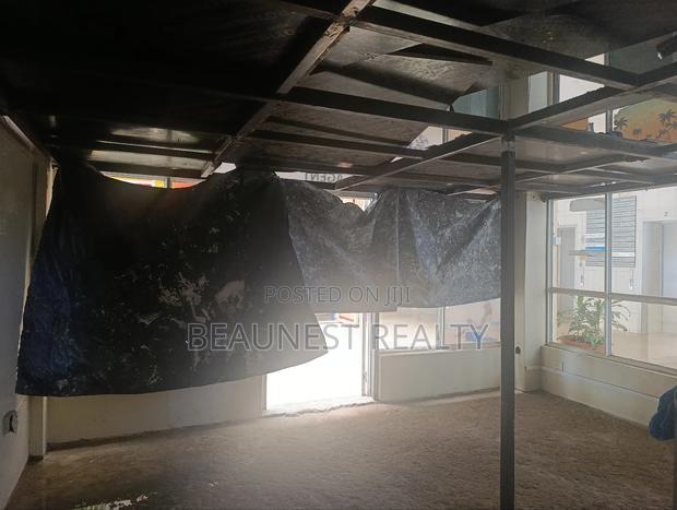 Shop to Let - thumbnail 4