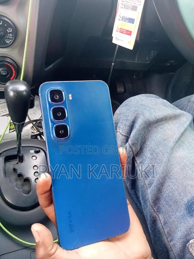 Infinix Hot 60i 128 GB Blue - thumbnail 3