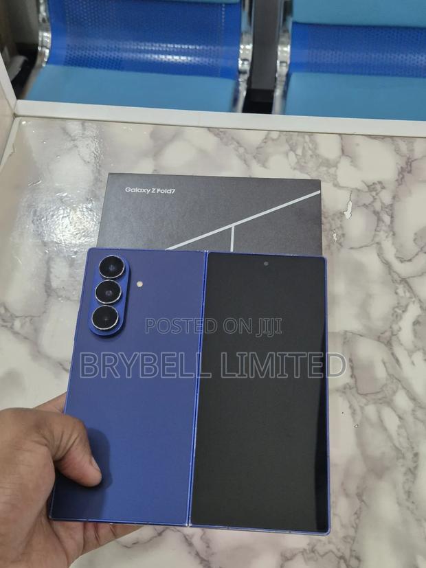 Samsung Galaxy Z Fold7 256 GB Blue - thumbnail 4