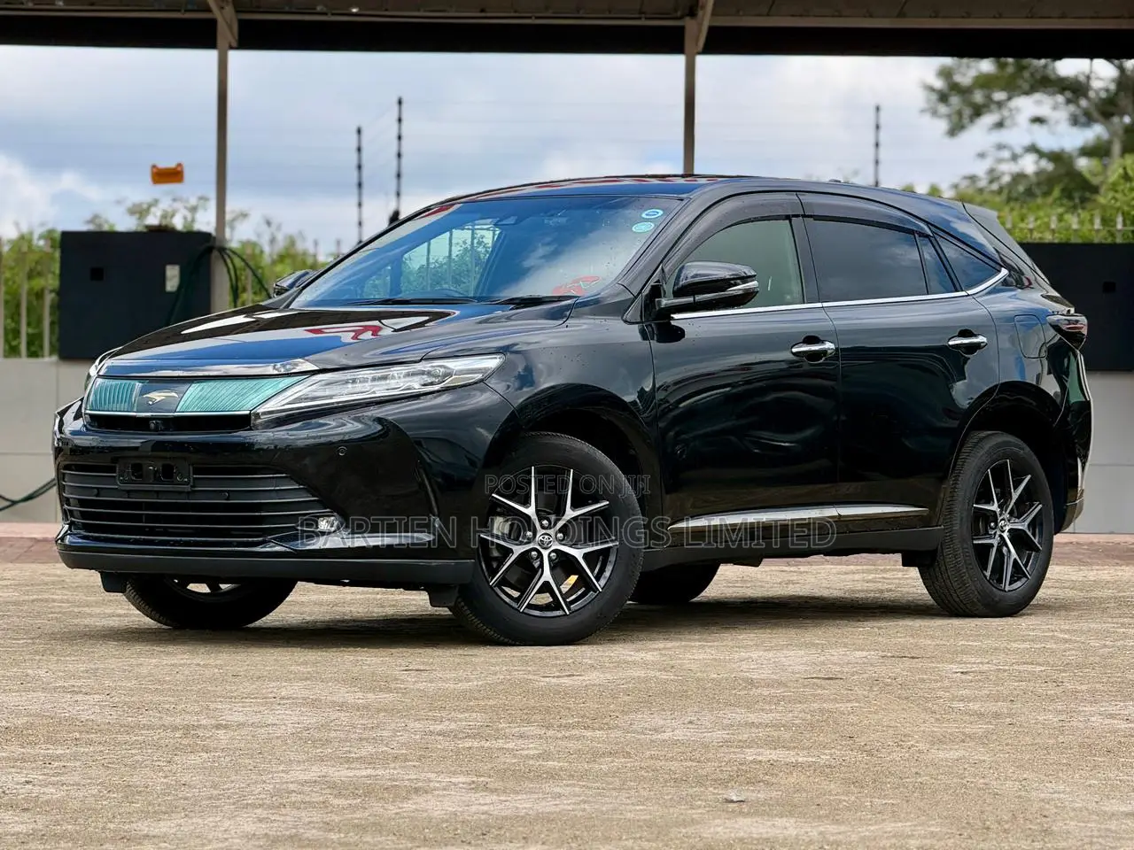 Toyota Harrier 2.0 2019 Black