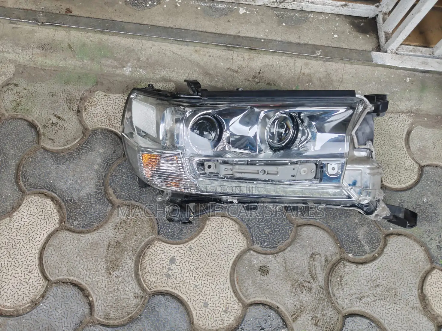 Toyota Land Cruiser 200 Series Headlight