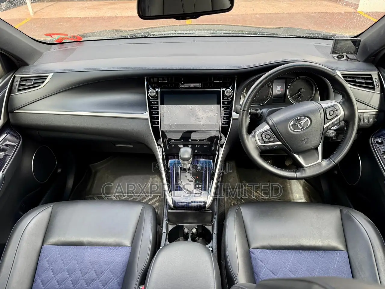 Toyota Harrier 2.0 2019 Black