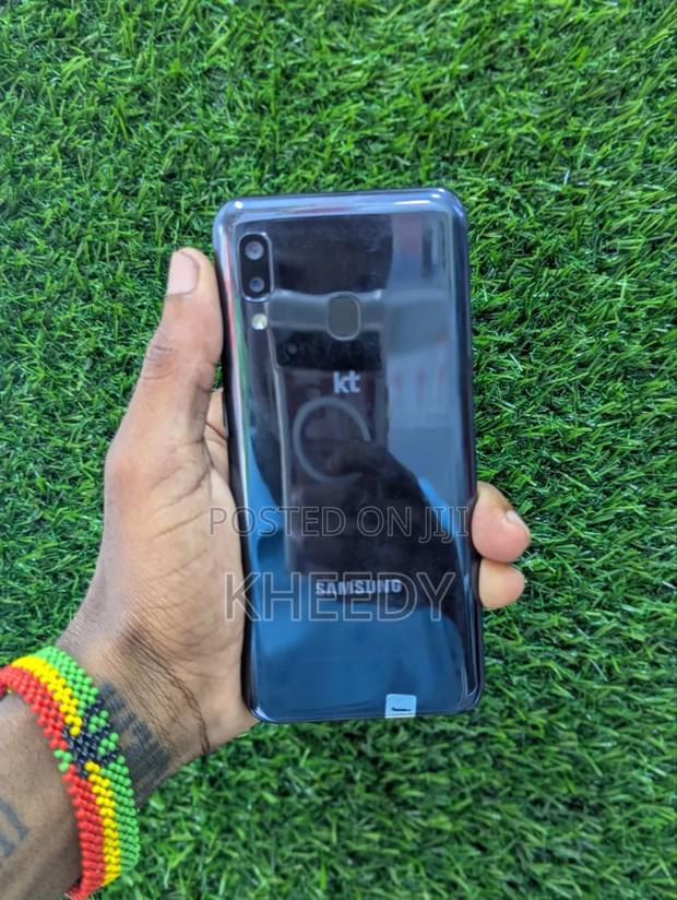 Samsung Galaxy A20 32 GB Black - main view